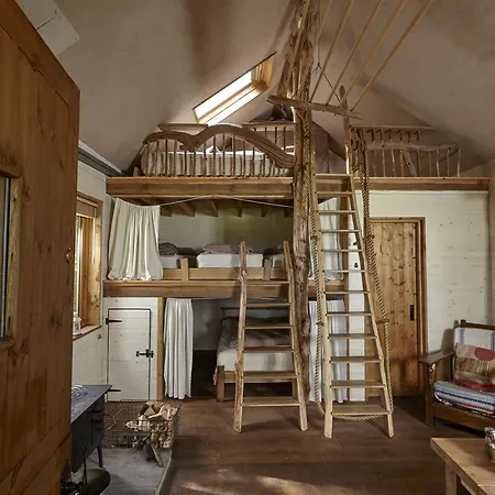 Domek letniskowy Swinton Bivouac *