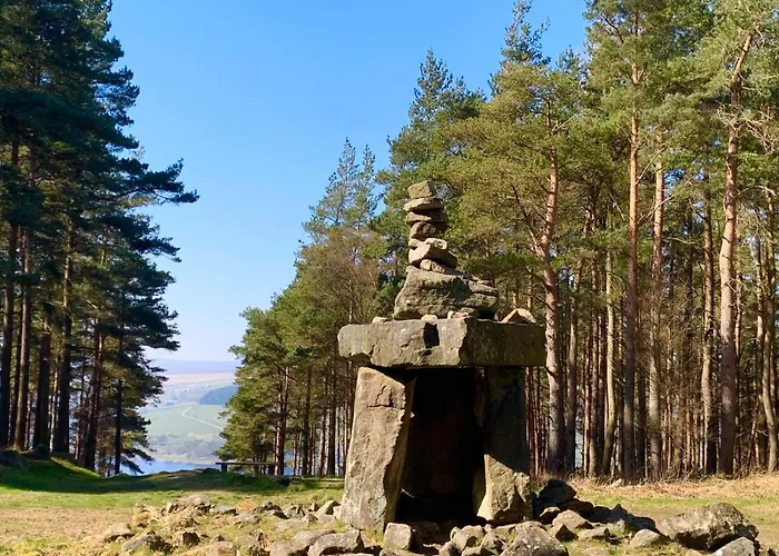 Swinton Bivouac Lodge *