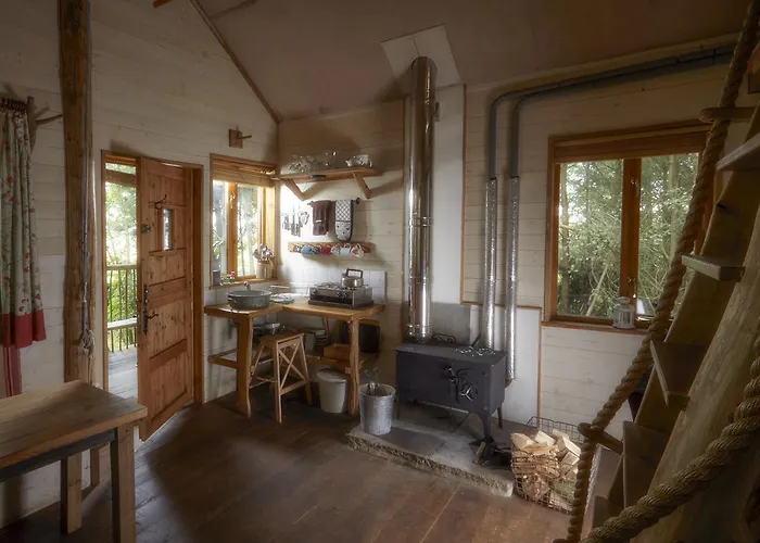 Lodge Swinton Bivouac *